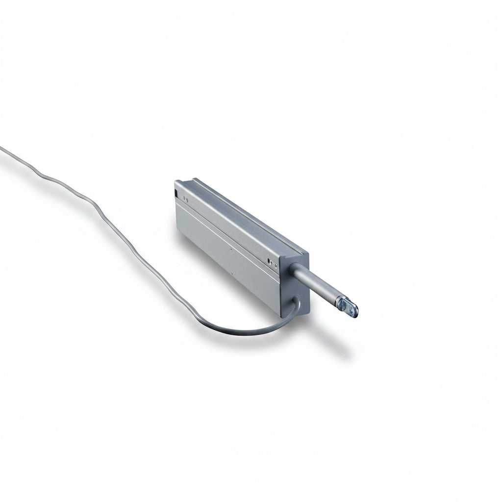 Produktabbildung des Kingspan STG Kastenspindelantriebs M3. Der elektrische Spindelantrieb verfügt über ein kompaktes Gehäuse mit ausfahrbarer Spindel und dient der automatischen Öffnung und Schließung von Fenstern, Lichtkuppeln und Lüftungselementen.