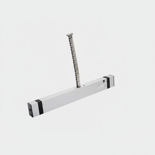 Kingspan STG - Kettenantrieb KCDL DC, leiser und modularer 24-V-DC-Antrieb für Lüftungsfenster. Elektrischer Fensterantrieb mit integrierter Kette zur automatisierten natürlichen Lüftung in Gewerbe-, Industrie- und Verwaltungsgebäuden.